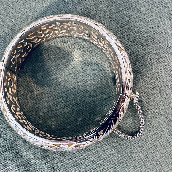 Silpada Sterling Silver Floral Filigree Hinged Bangle Bracelet Safety Clasp - Picture 4 of 6